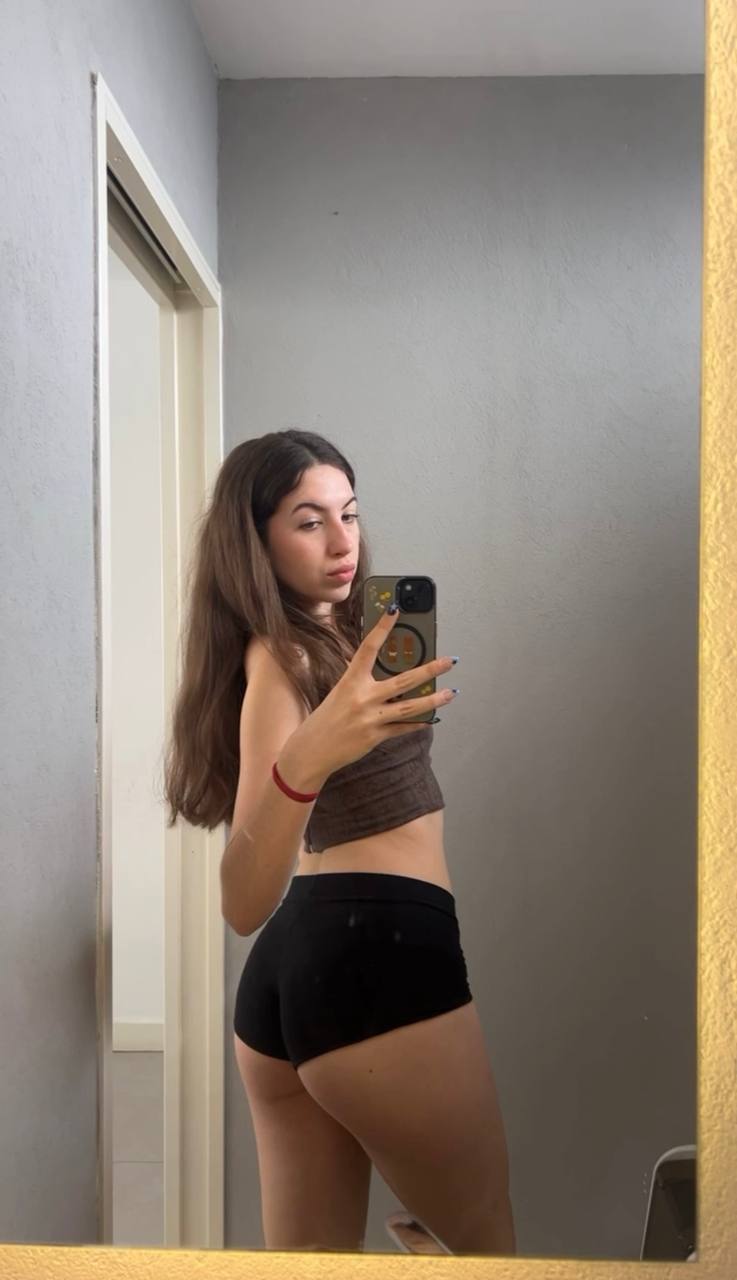 Amber in her underwear in Hailun