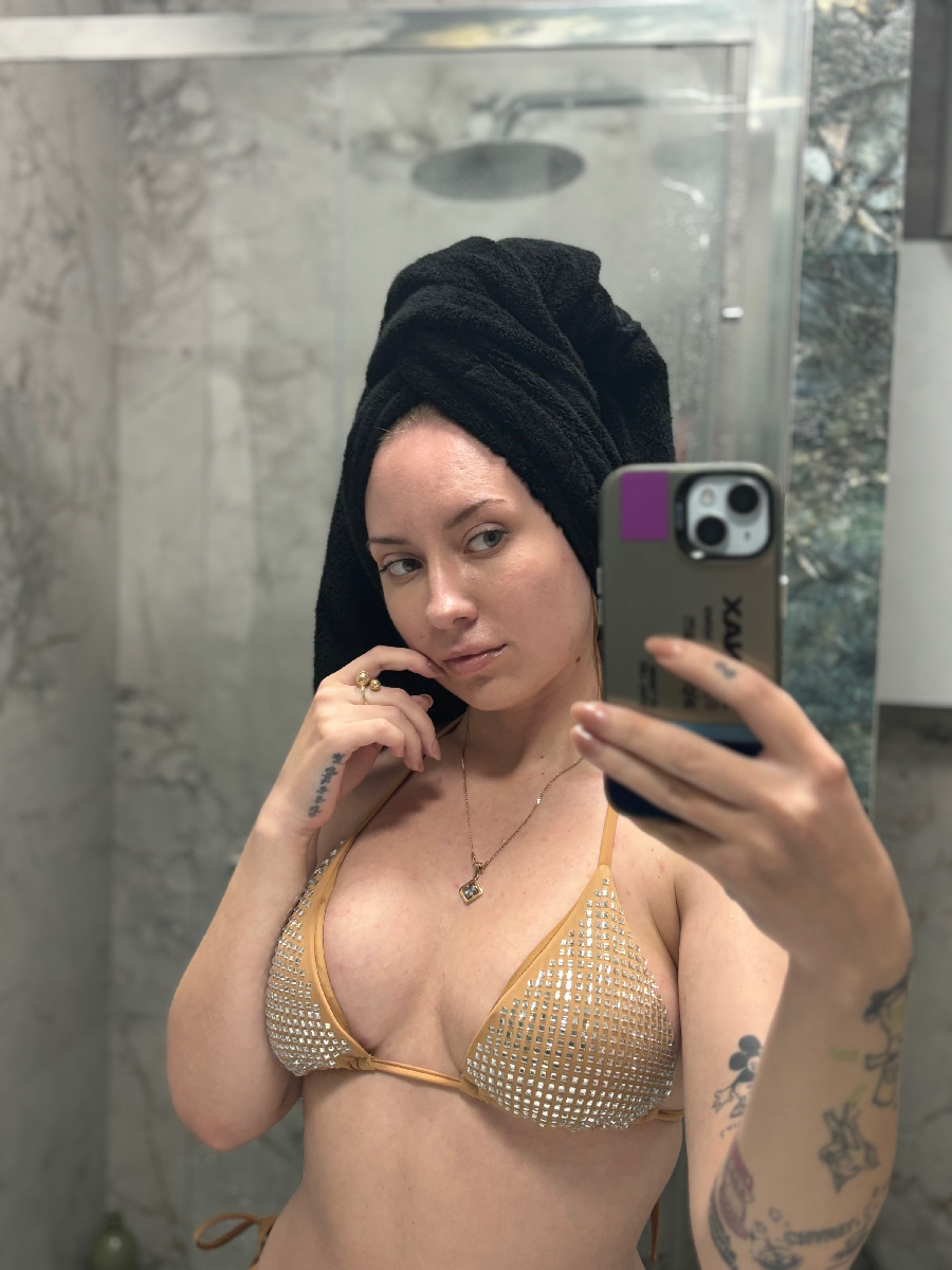 Nude girl KateV in Hailun