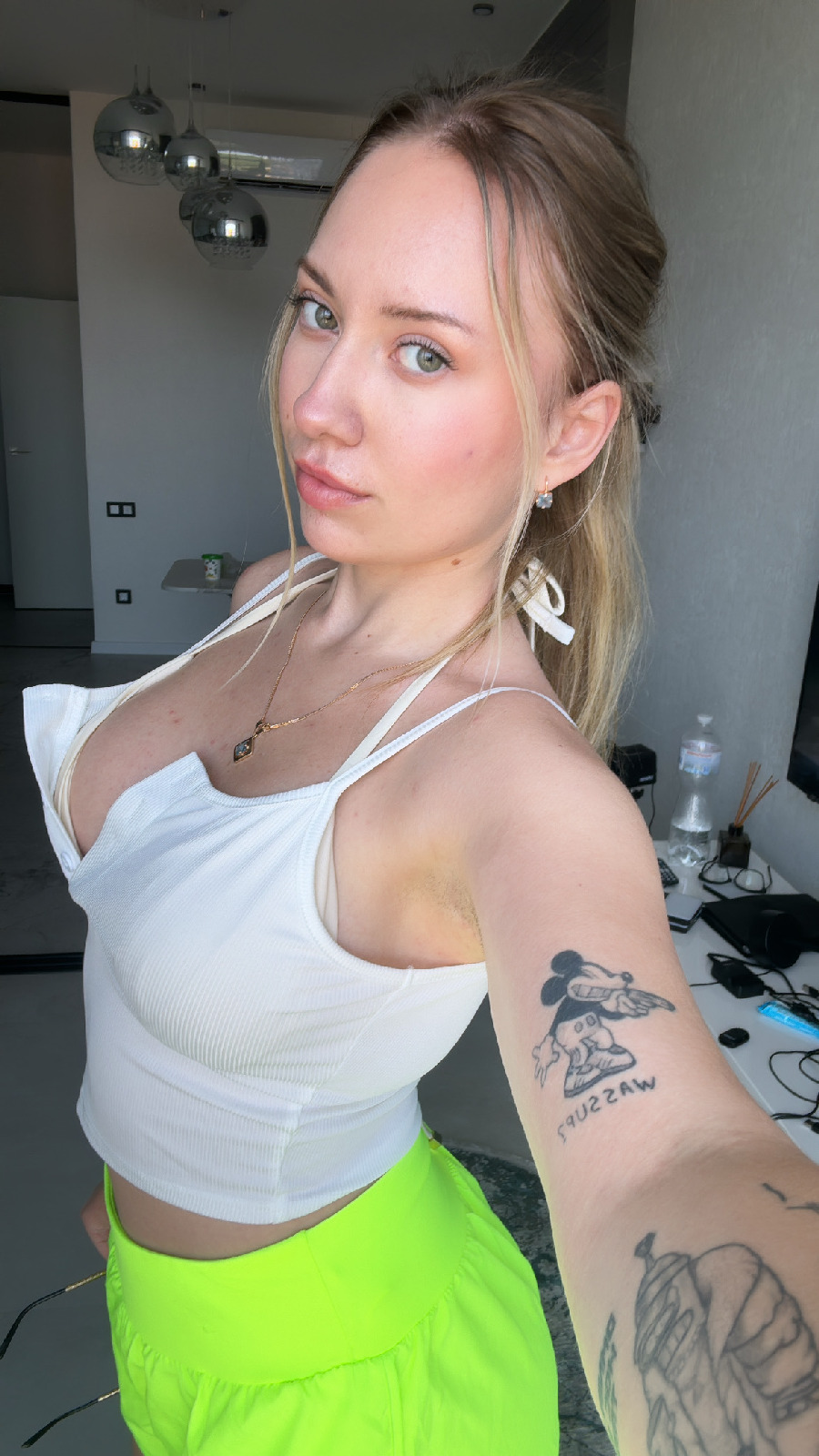 KateV in her underwear in Hailun