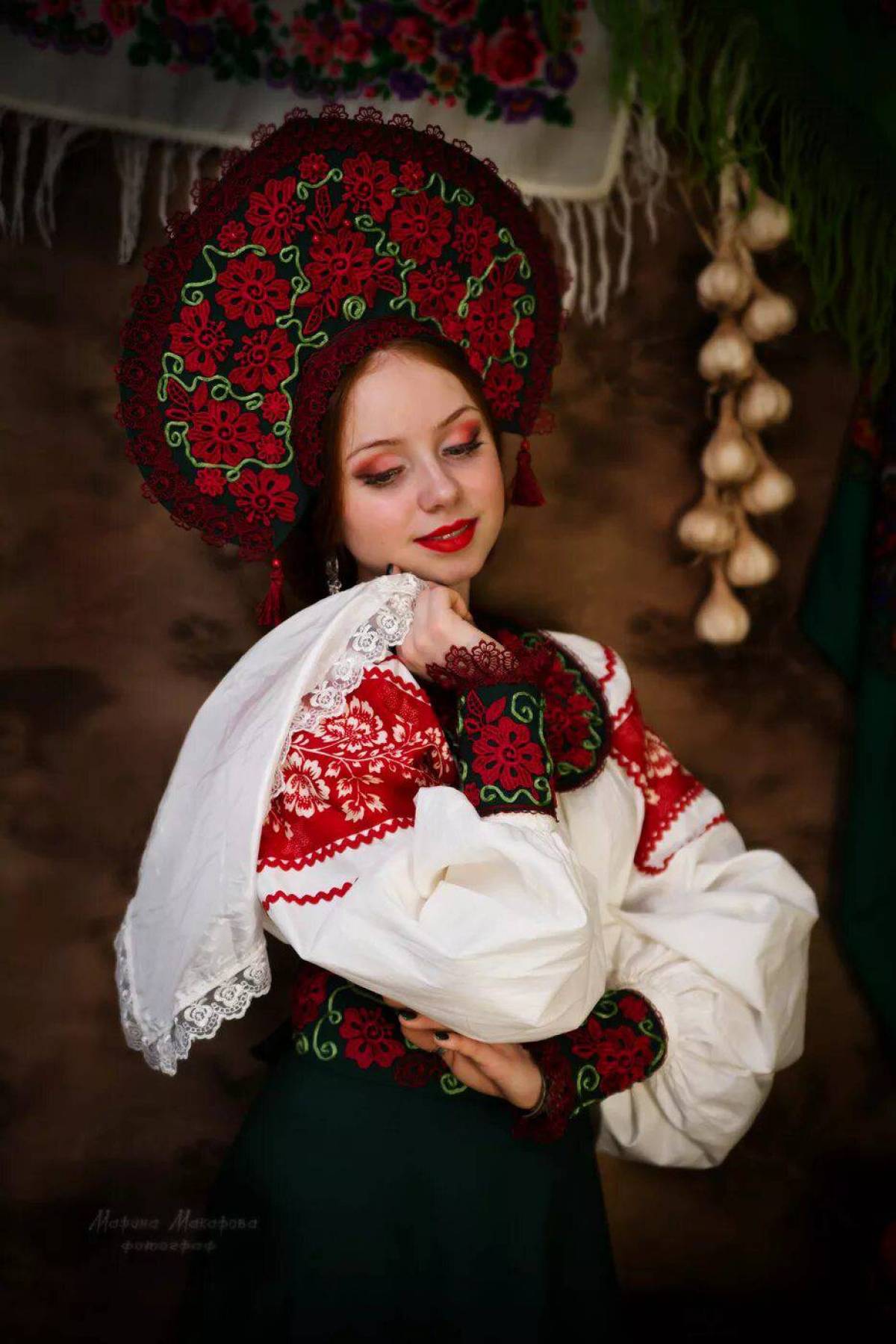 Women in Slavic costumes underwear in Hailun