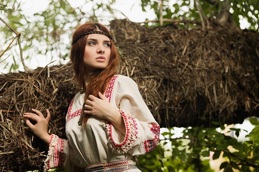 Women in Slavic costumes in Hailun