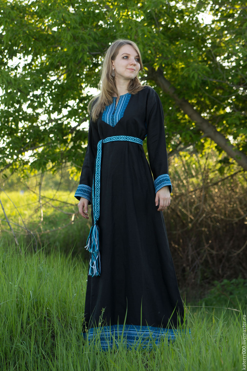 Women in Slavic costumes in Hailun