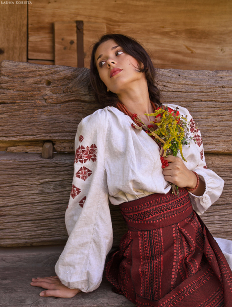 Girls in Slavic costumes in Hailun