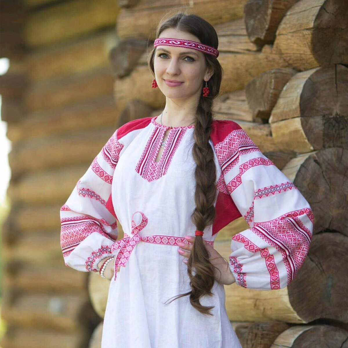 Girls in Slavic costumes in Hailun