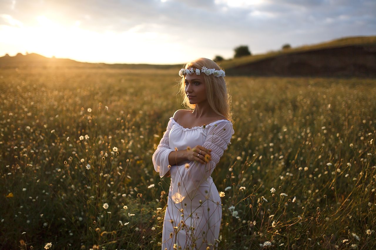 Girls in Slavic costumes in Hailun