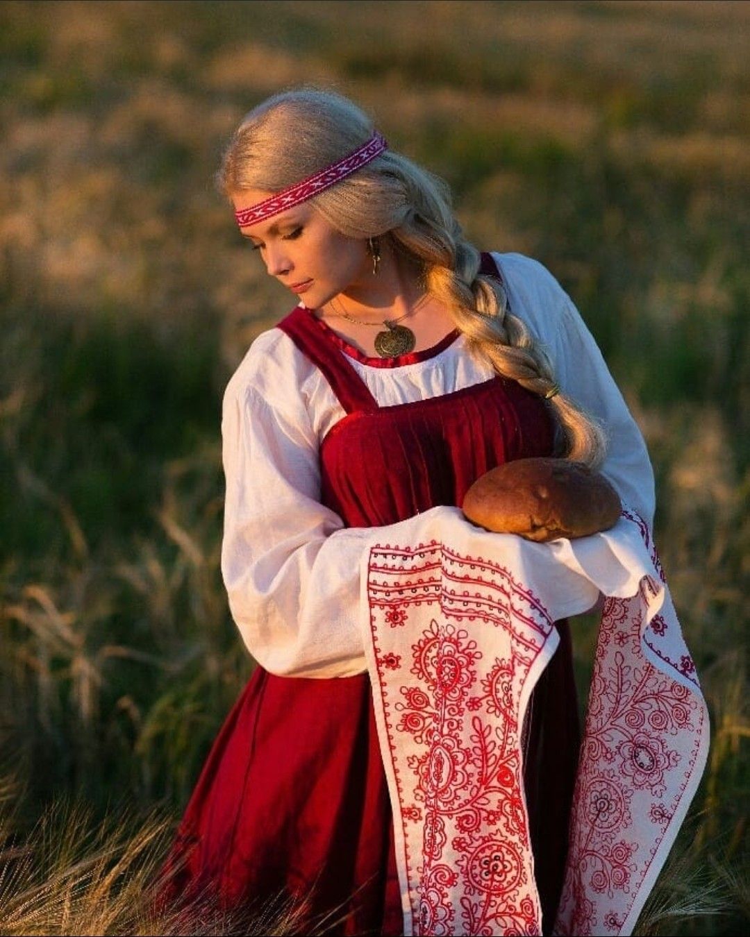 Girls in Slavic costumes in Hailun