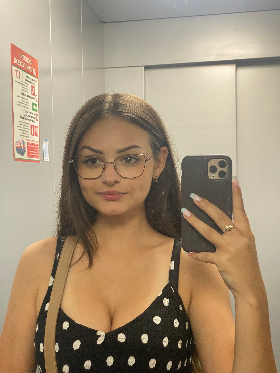 Sexy model Stacy in Hailun