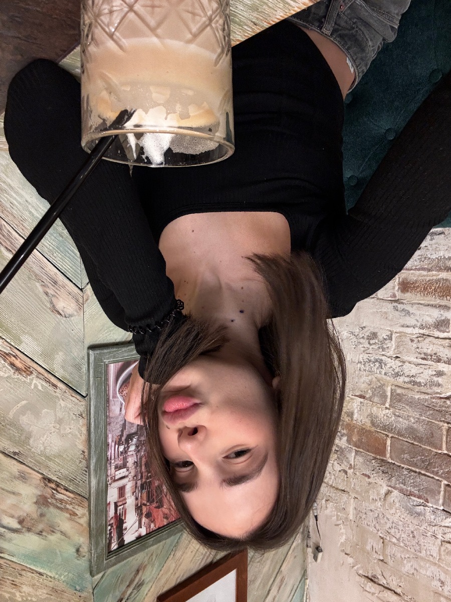 Fresh photos, fresh mood — Tina online in Hailun